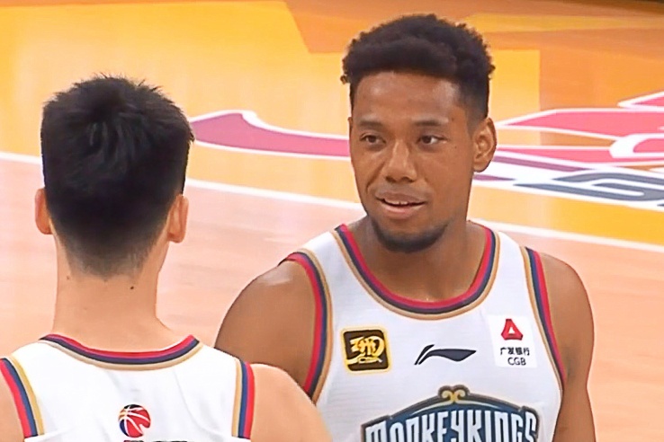 手感不錯(cuò)！祝銘震半場6中4&3記三分拿下11分4籃板