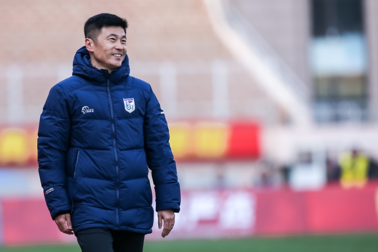 足球報：英博首發(fā)陣容幾乎換了一支球隊，主打高位逼搶強調(diào)奔跑